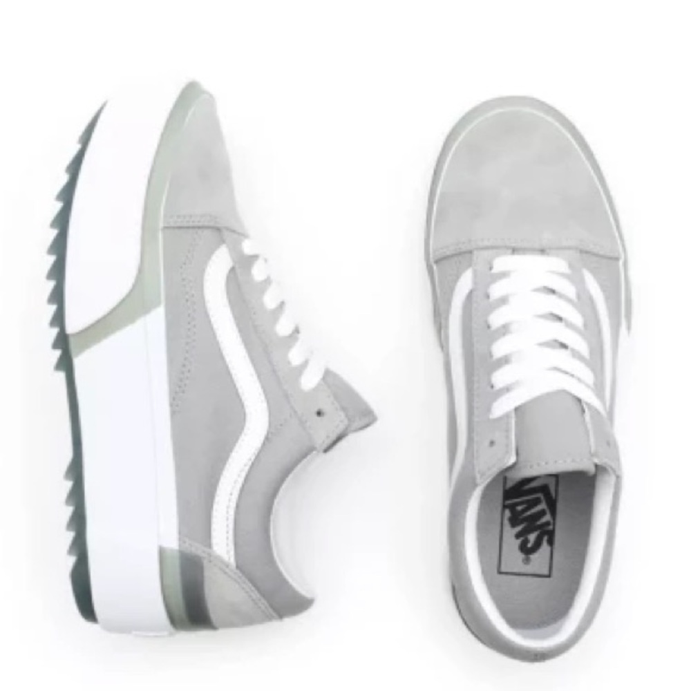 Vans Women's Sneakers in Gray and White